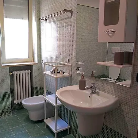 Tanzi לינה וארוחת בוקר בארי