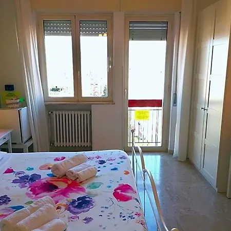 Tanzi فندق مبيت وإفطار باري