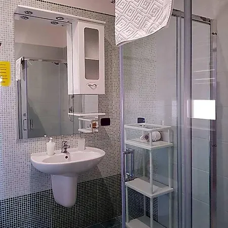 فندق مبيت وإفطار Tanzi 3*