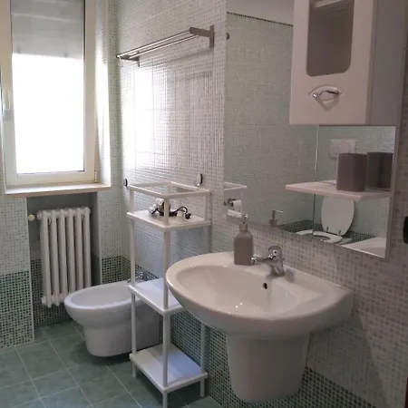 לינה וארוחת בוקר Tanzi 4*