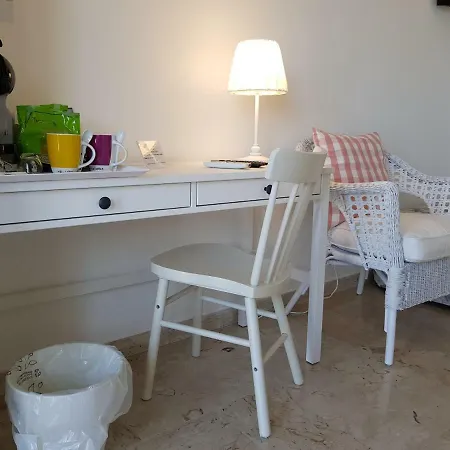 לינה וארוחת בוקר Tanzi בארי