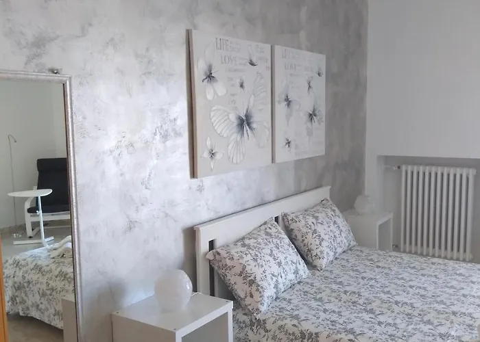 Tanzi Bed & Breakfast 4*